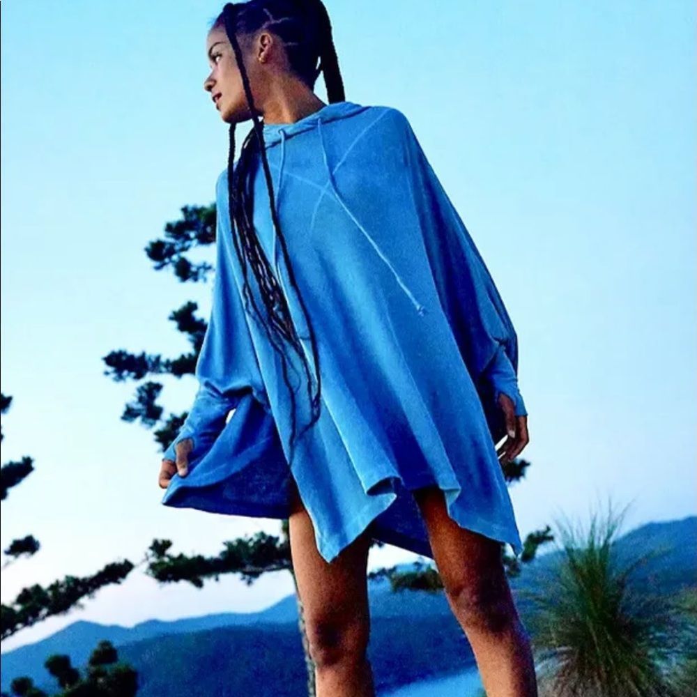 Free People Movement Poncho Swinging It Hoodie Top Tunic Lightweight Tur… - Picture 1 of 4